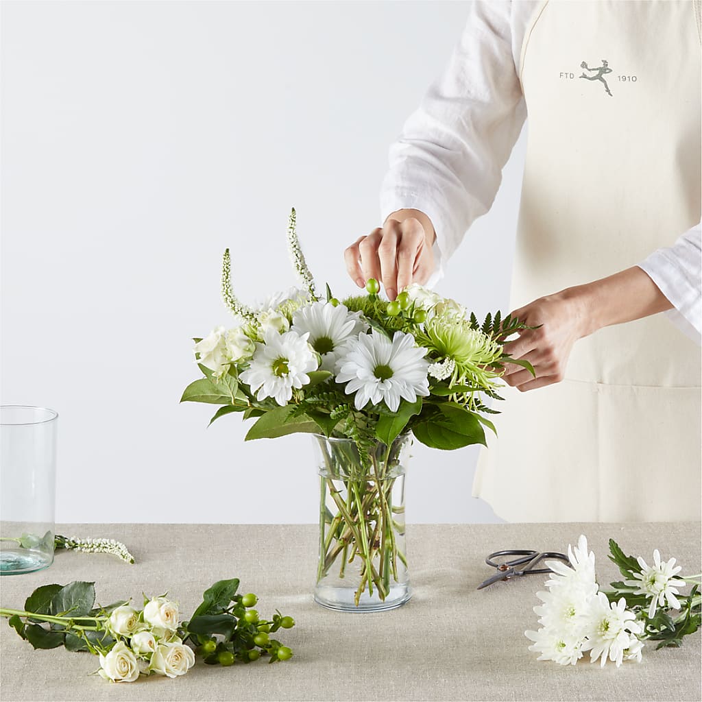 Irish Garden - A Florist Original – Knaup Floral Inc, Cape Girardeau MO