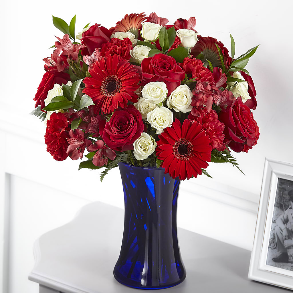 Hearts Embrace Bouquet – Knaup Floral Inc, Cape Girardeau MO