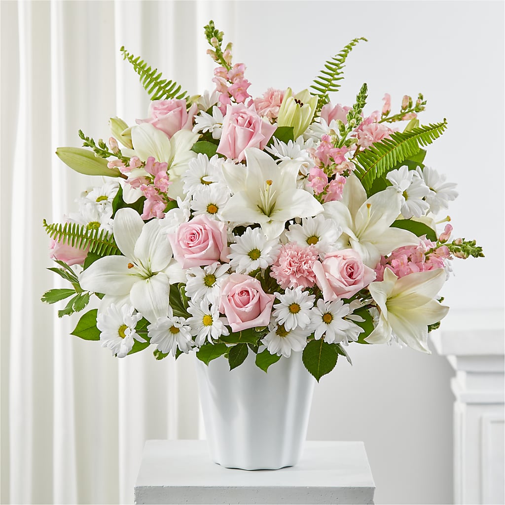 Soft Touch Tabletop Basket – Knaup Floral Inc, Cape Girardeau MO