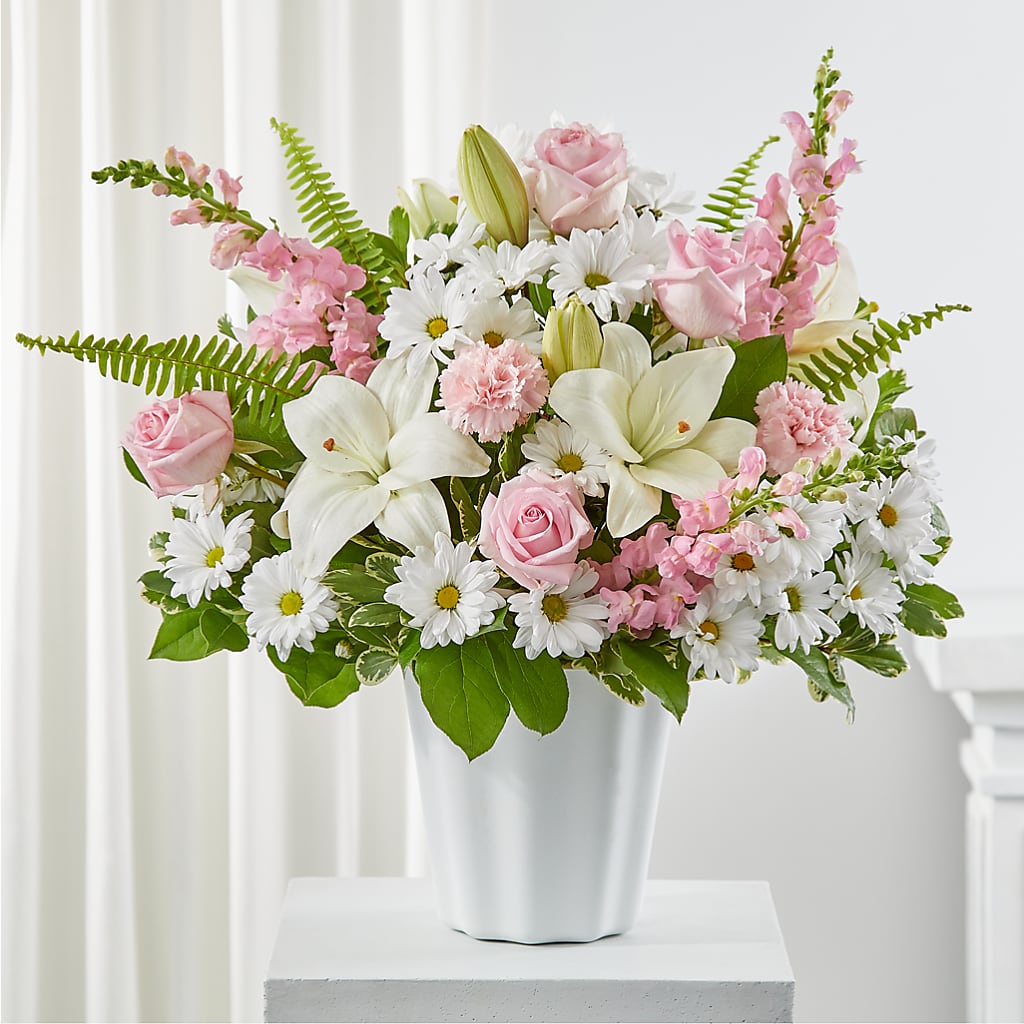 Soft Touch Tabletop Basket – Knaup Floral Inc, Cape Girardeau MO