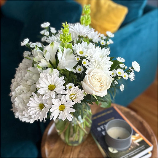 Classic Ivory – A Florist Original – Knaup Floral Inc, Cape Girardeau MO