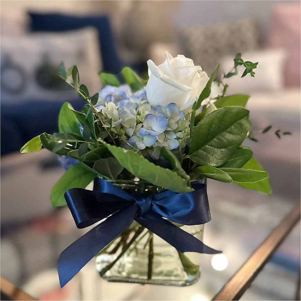 Sky Blue Delight Bouquet –  Knaup Floral Inc, Cape Girardeau MO