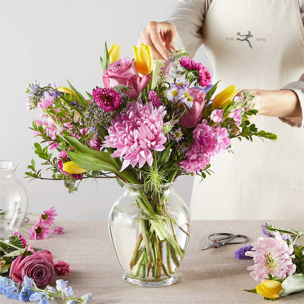 Pastel Tradition - A Florist Original –  Knaup Floral Inc, Cape Girardeau MO