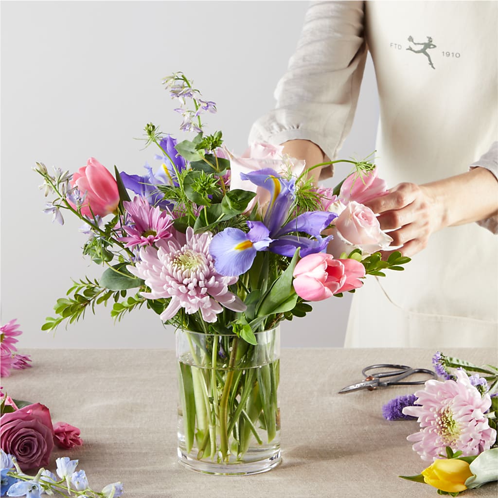 Pastel Tradition - A Florist Original –  Knaup Floral Inc, Cape Girardeau MO