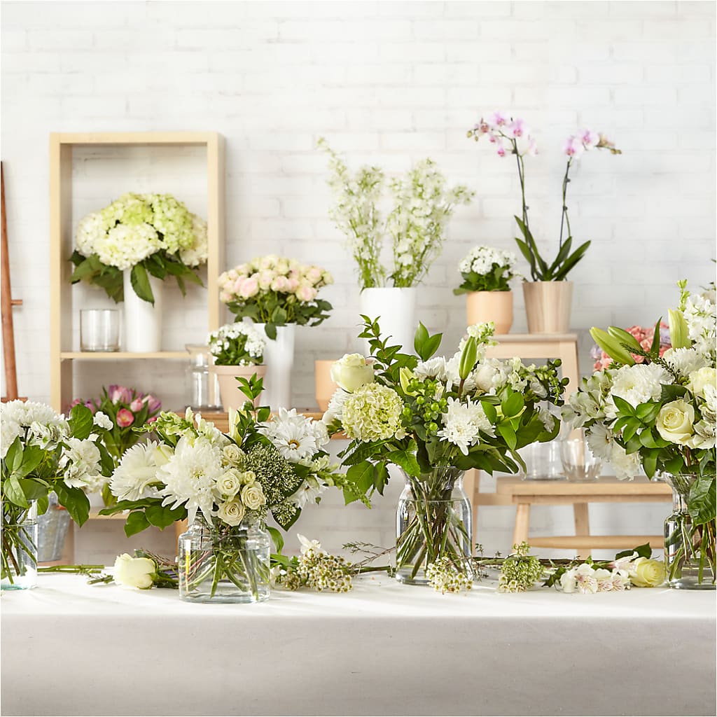 Classic Ivory – A Florist Original –  Knaup Floral Inc, Cape Girardeau MO