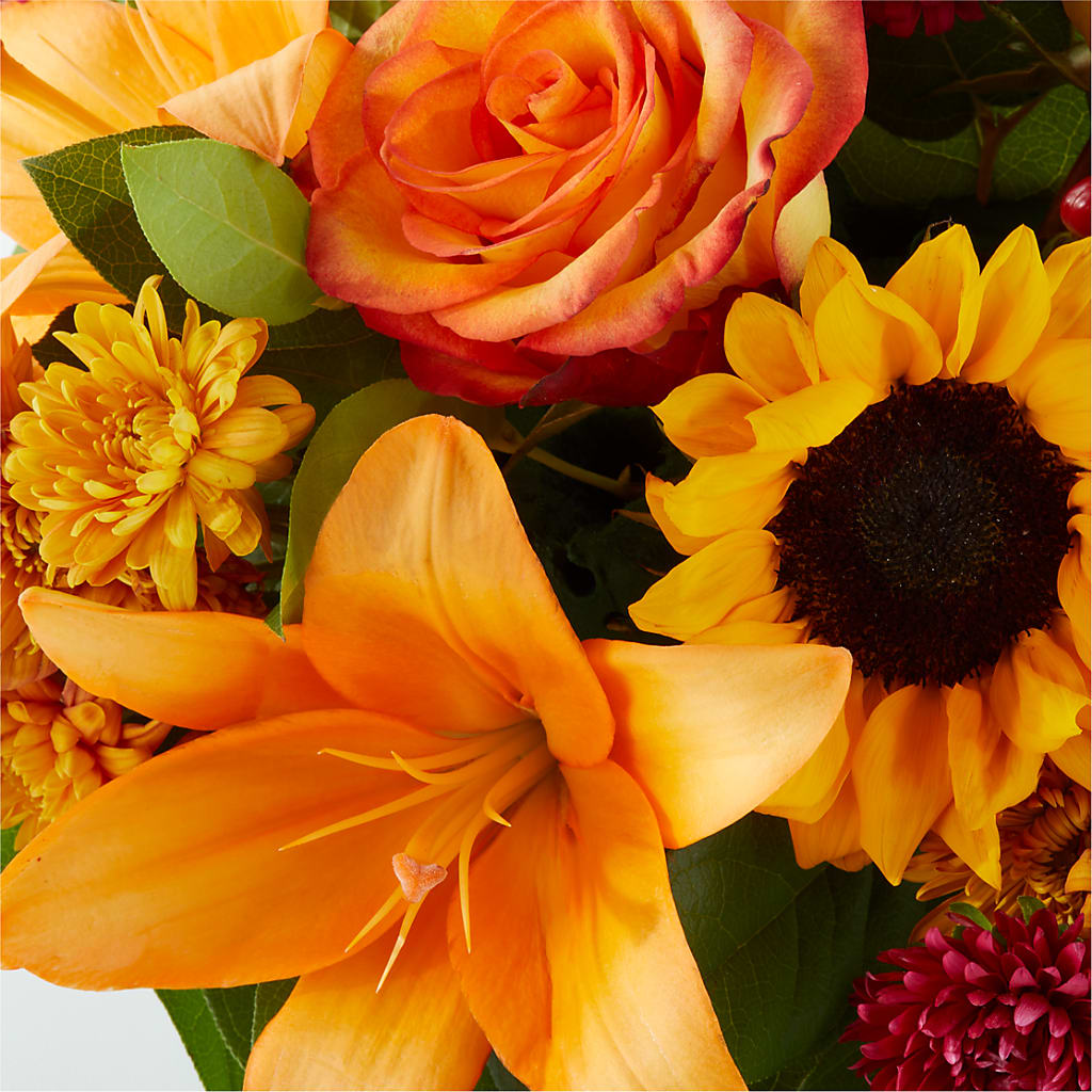 Grateful Centerpiece –  Knaup Floral Inc, Cape Girardeau MO