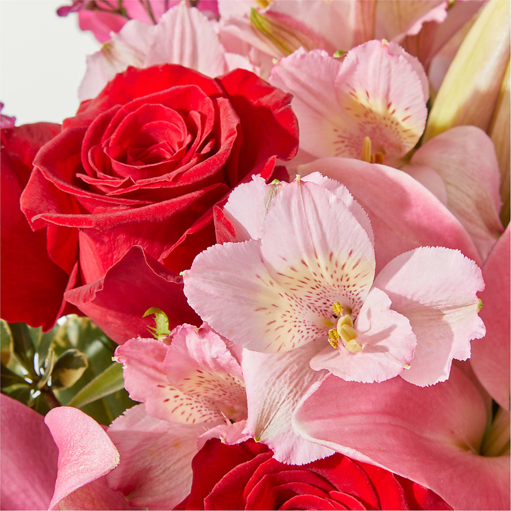 Lucky in Love Bouquet –  Knaup Floral Inc, Cape Girardeau MO