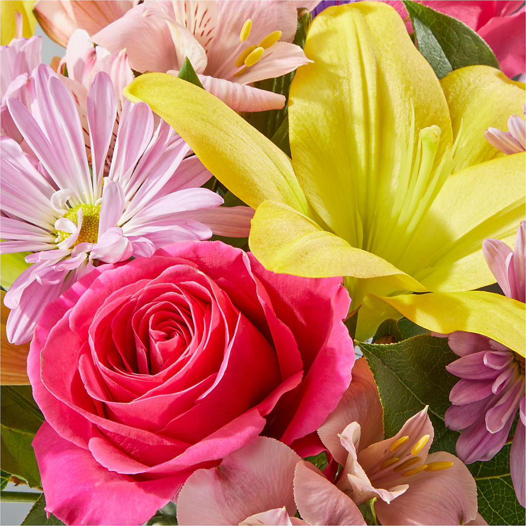 Sprinkles Bouquet –  Knaup Floral Inc, Cape Girardeau MO